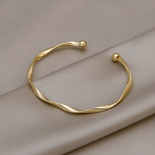 Simple Trendy Irregular Mobius Twist Open Cuff Bangle